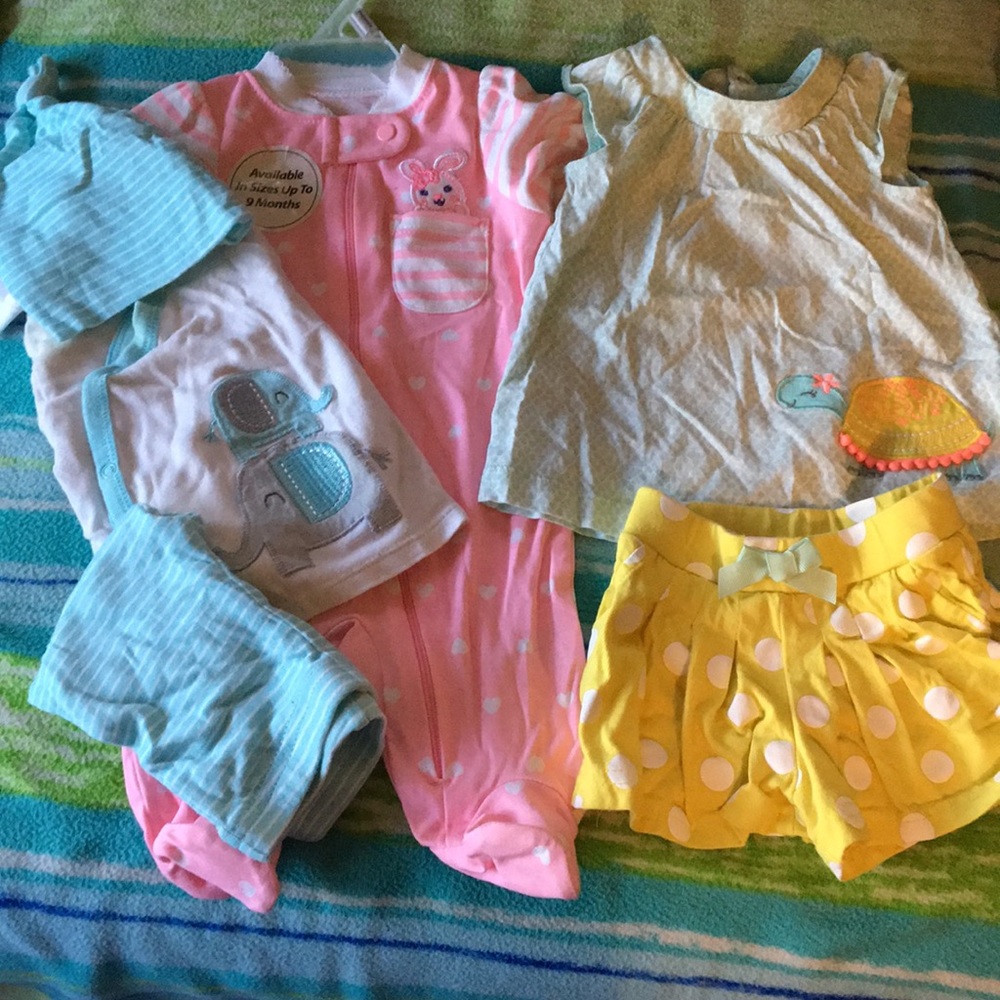 Baby Clothes bundle. Sizes Newborn-3mos